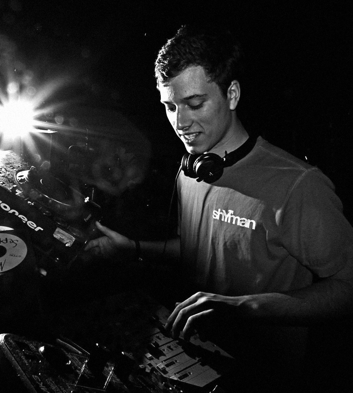 Wit, then Theo Wainhouse, at the decks, Piccadilly Institute, 2011